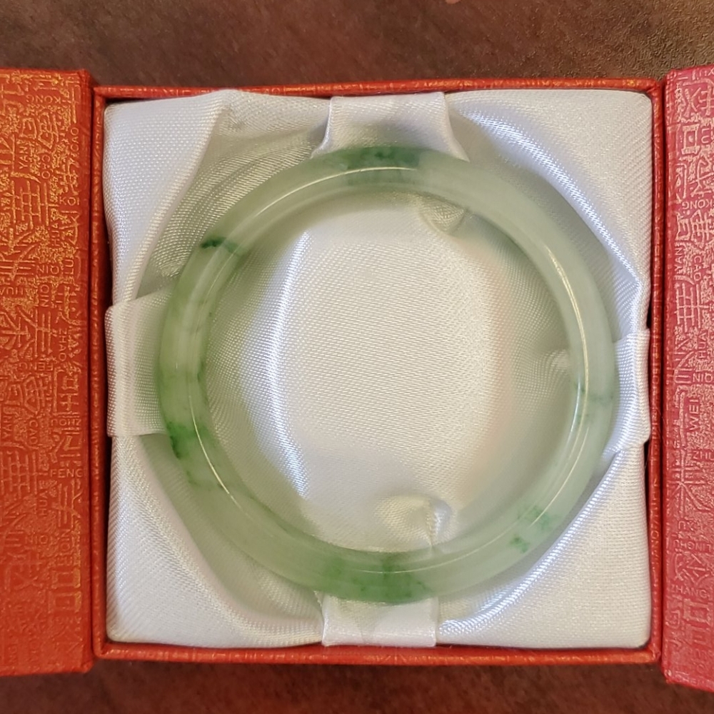 Authenic Jade Bracelet by LongDi Superior Gallery
